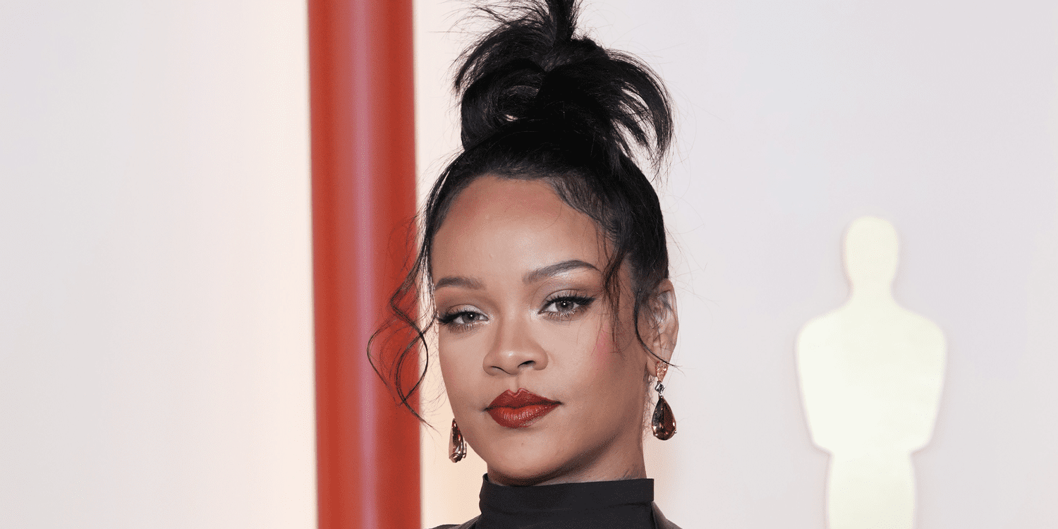 rihanna’s-french-manicure-is-so-subtle-we-almost-missed-it