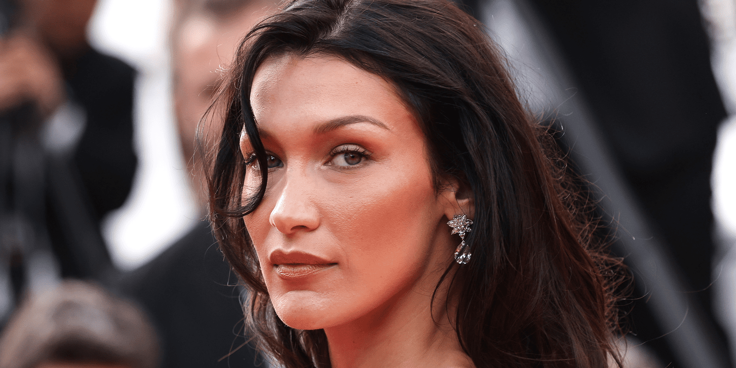 bella-hadid-is-looking-absolutely-drenched-with-siren-waves-and-glossy-lids