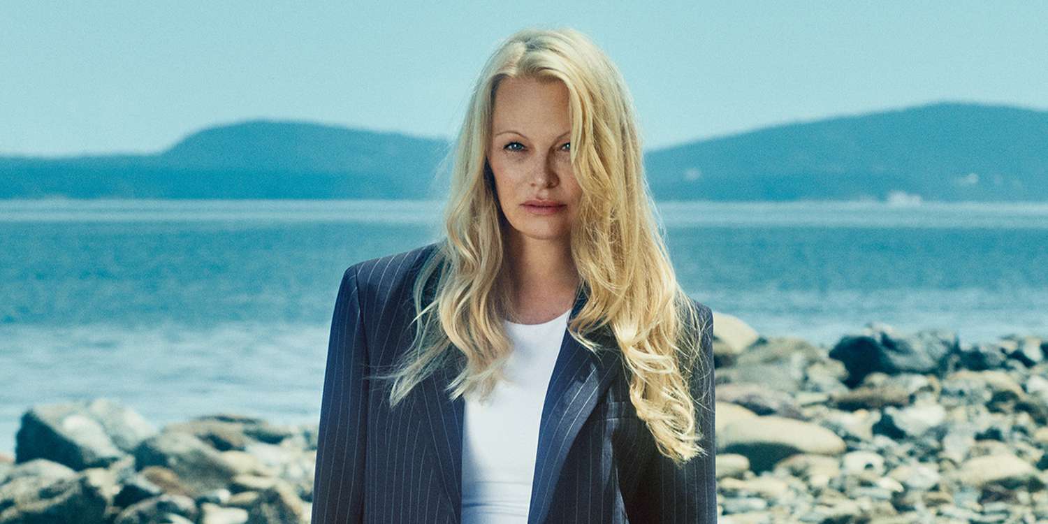 pamela-anderson’s-aritzia-campaign-is-a-love-letter-to-her-canadian-roots