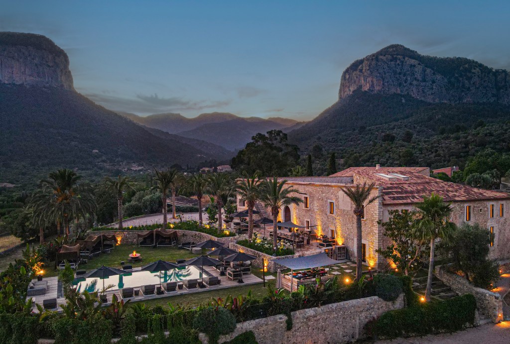 a-medieval-mansion-in-mallorca-melds-nature-with niceties