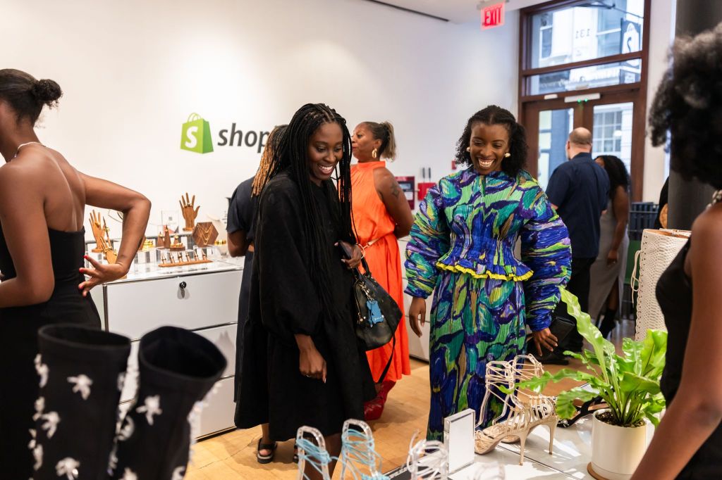 the-folklore-connect-takes-over-shopify’s-store-at-nyfw,-hosts-emerging-designer panel