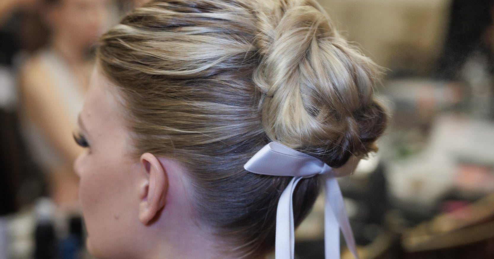 the-“underbow”-trend-is-an-easy-way-to-elevate-any-bun