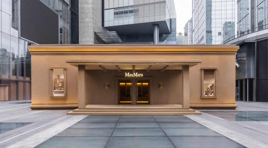 max-mara-fetes-ted-bear-coat’s-10th-anniversary-in-chengdu-with pop-up