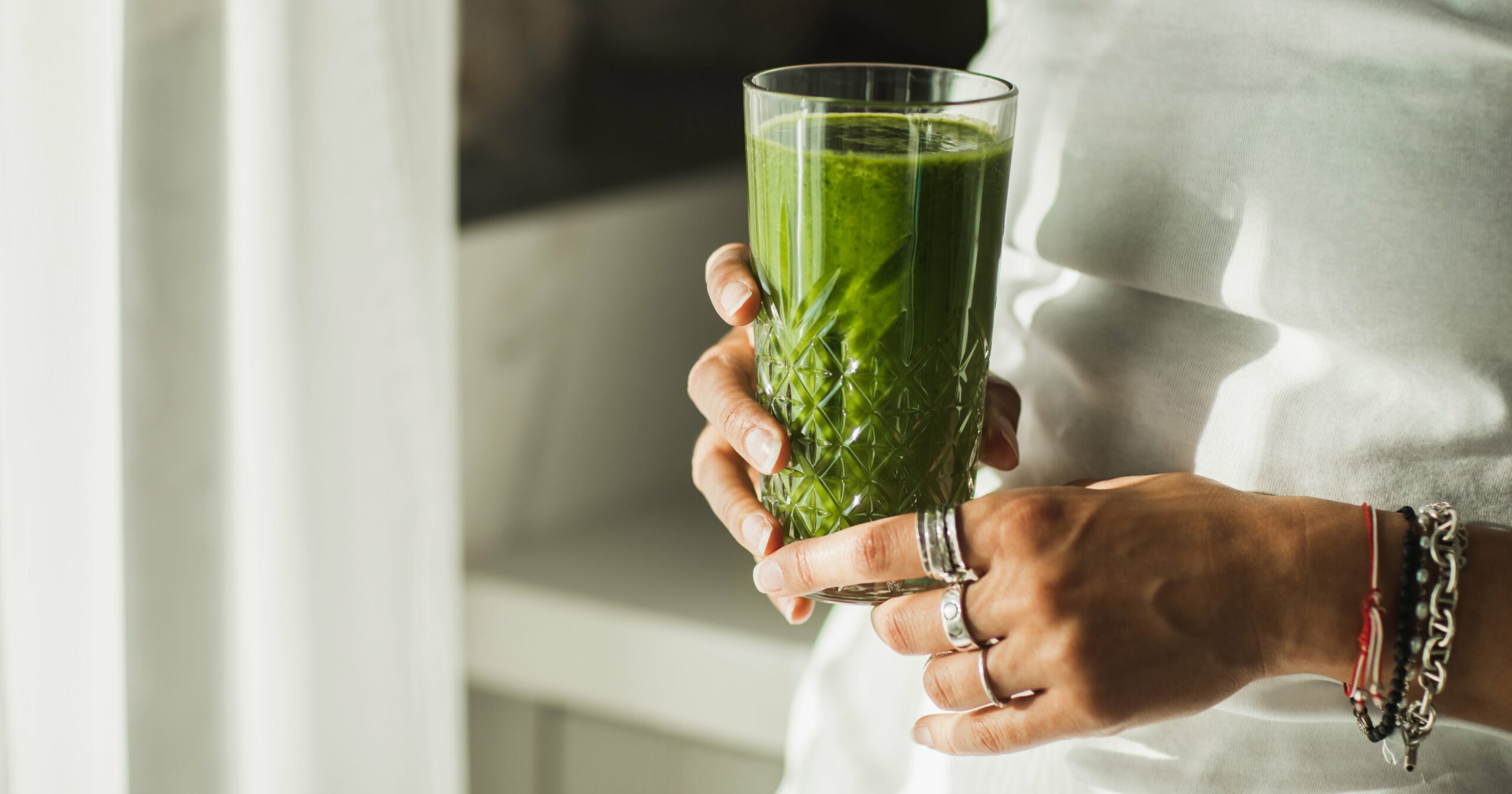 15-healthy-green-smoothie-recipes-that’ll-make-you-feel-like-“that-girl”