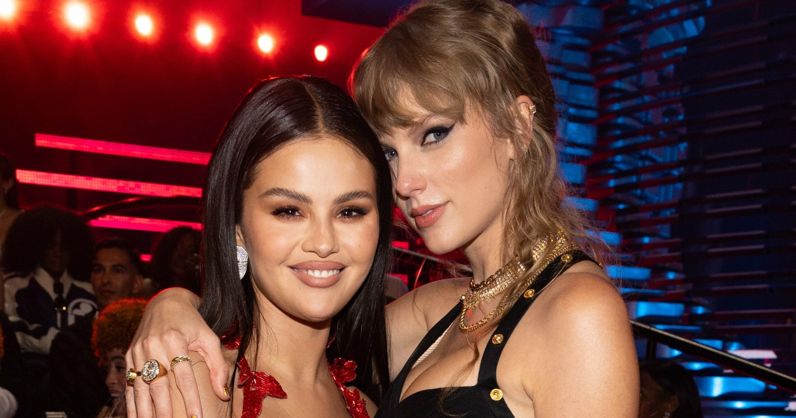 relive-taylor-swift-and-selena-gomez’s-15-year-friendship