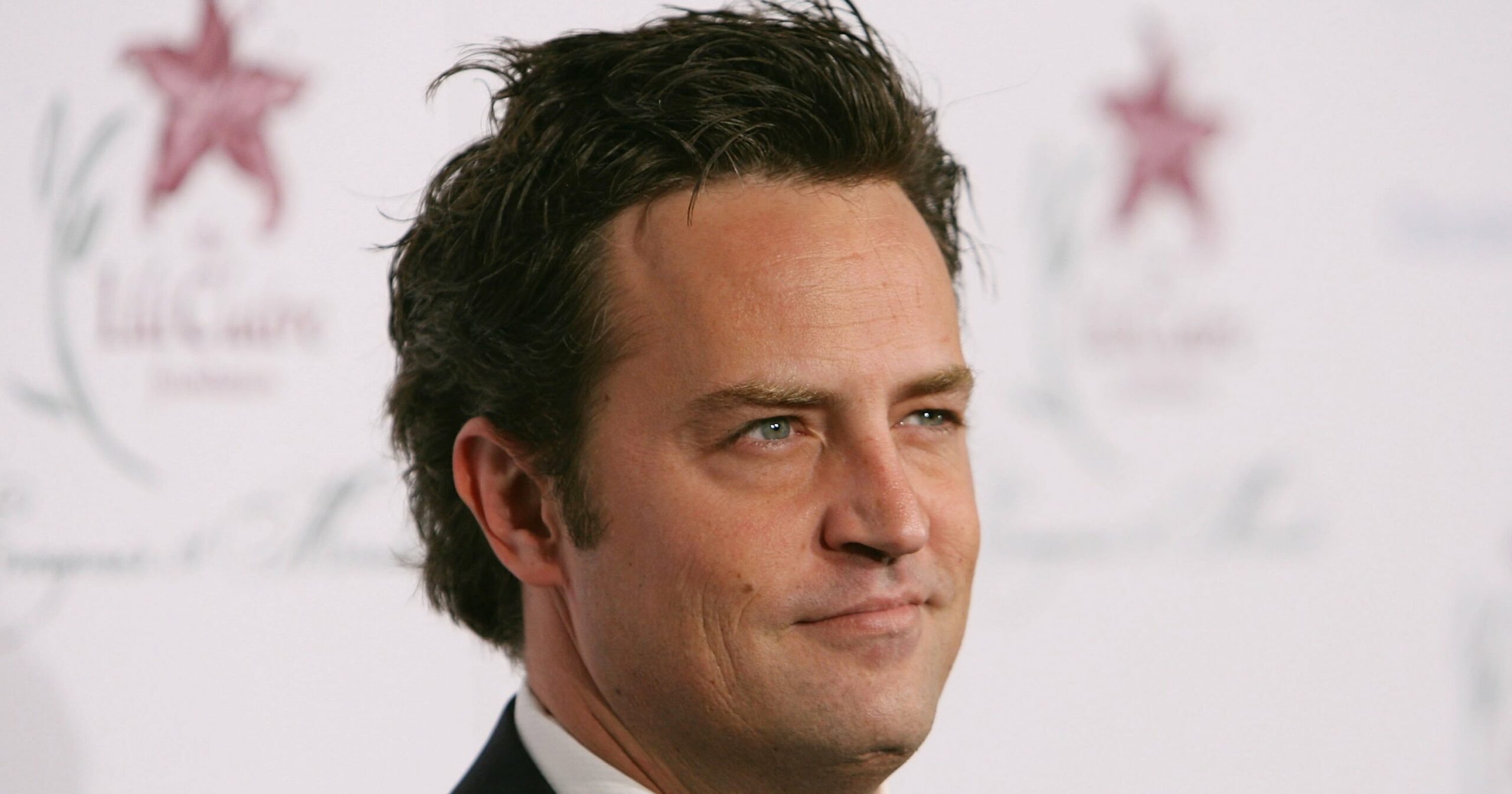 here’s-what-matthew-perry-had-to-say-about-his-dating-history-in-his-memoir