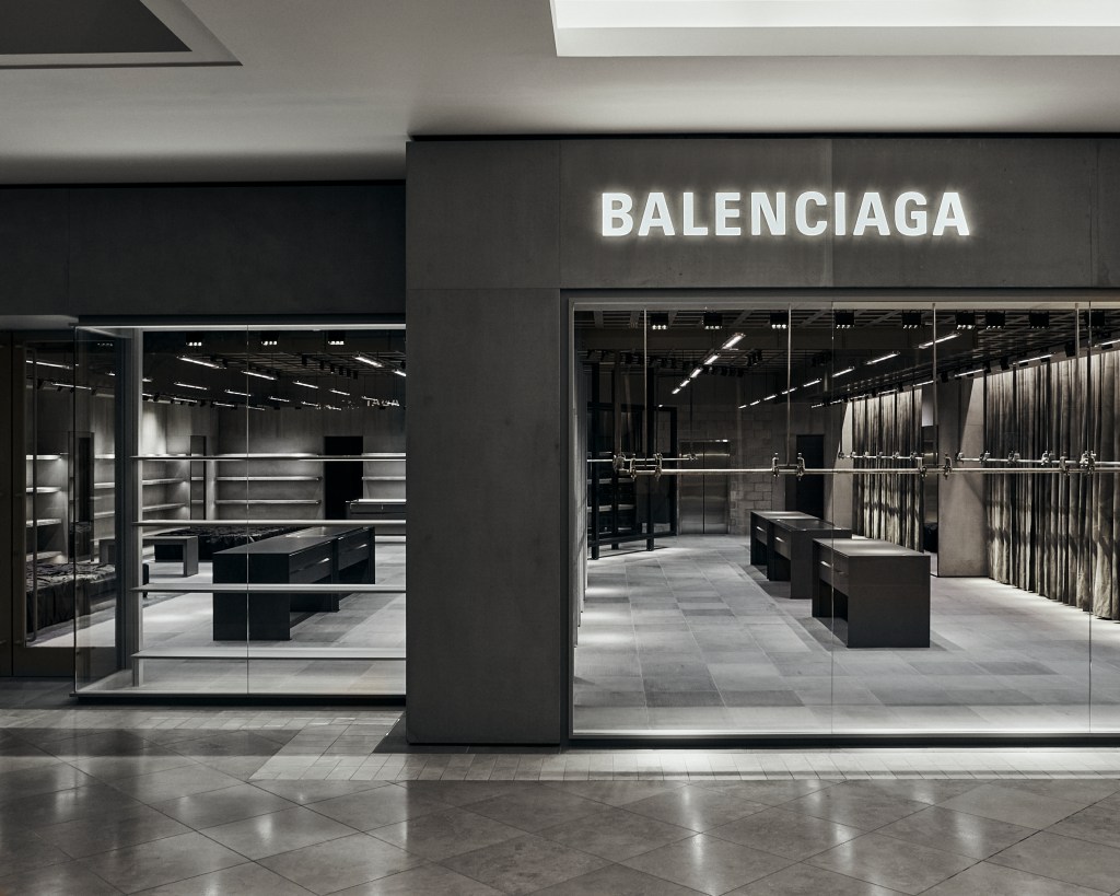 balenciaga-opens-a-large-store-in-southern-california’s-south-coast plaza