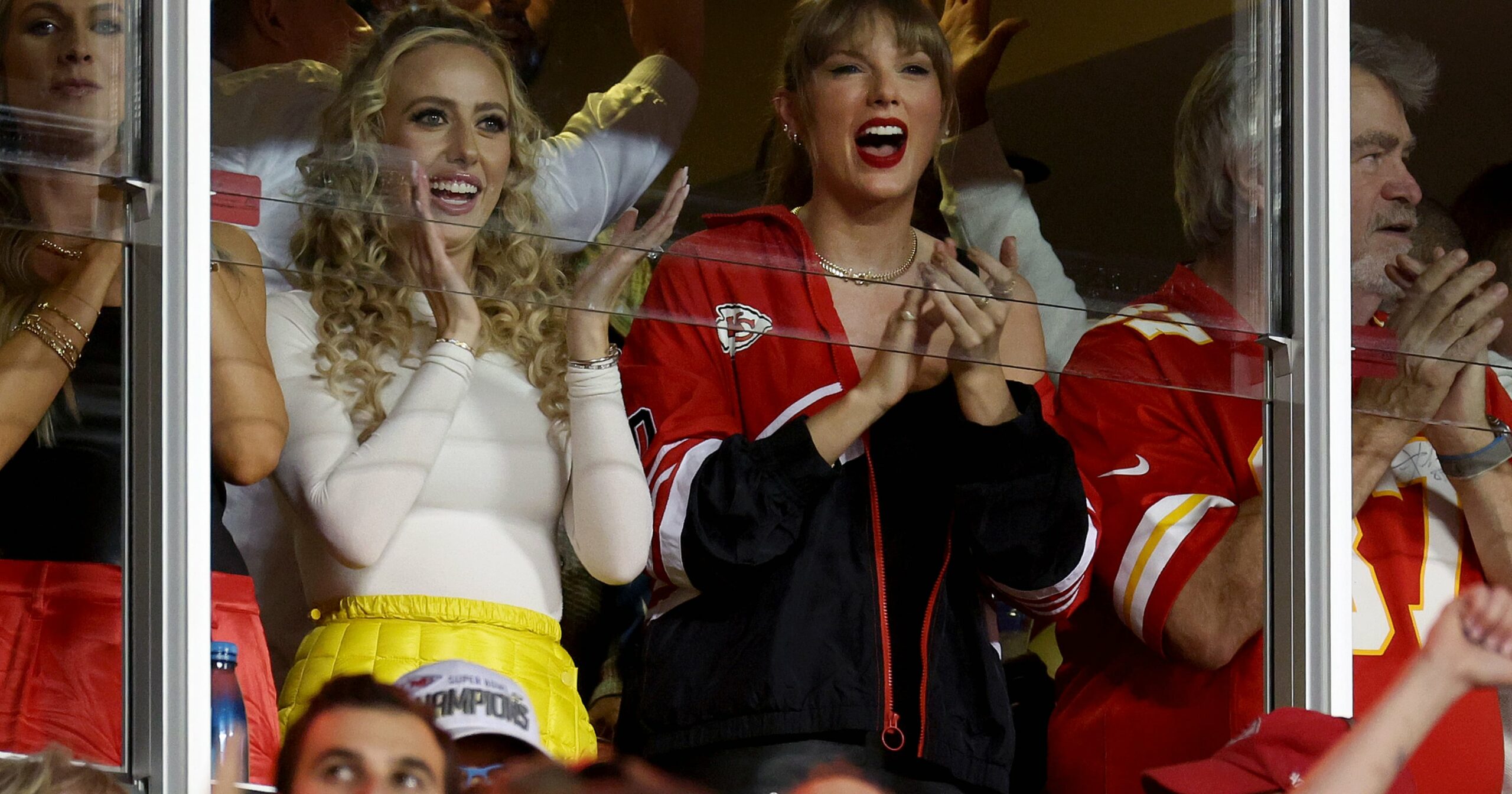 inside-taylor-swift-and-brittany-mahomes’s-newfound-friendship