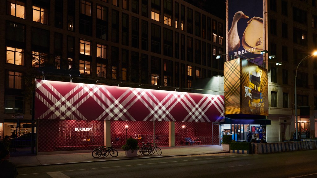 exclusive:-burberry-to-open-knight-bar-in-new-york-in-latest-phase-of streets