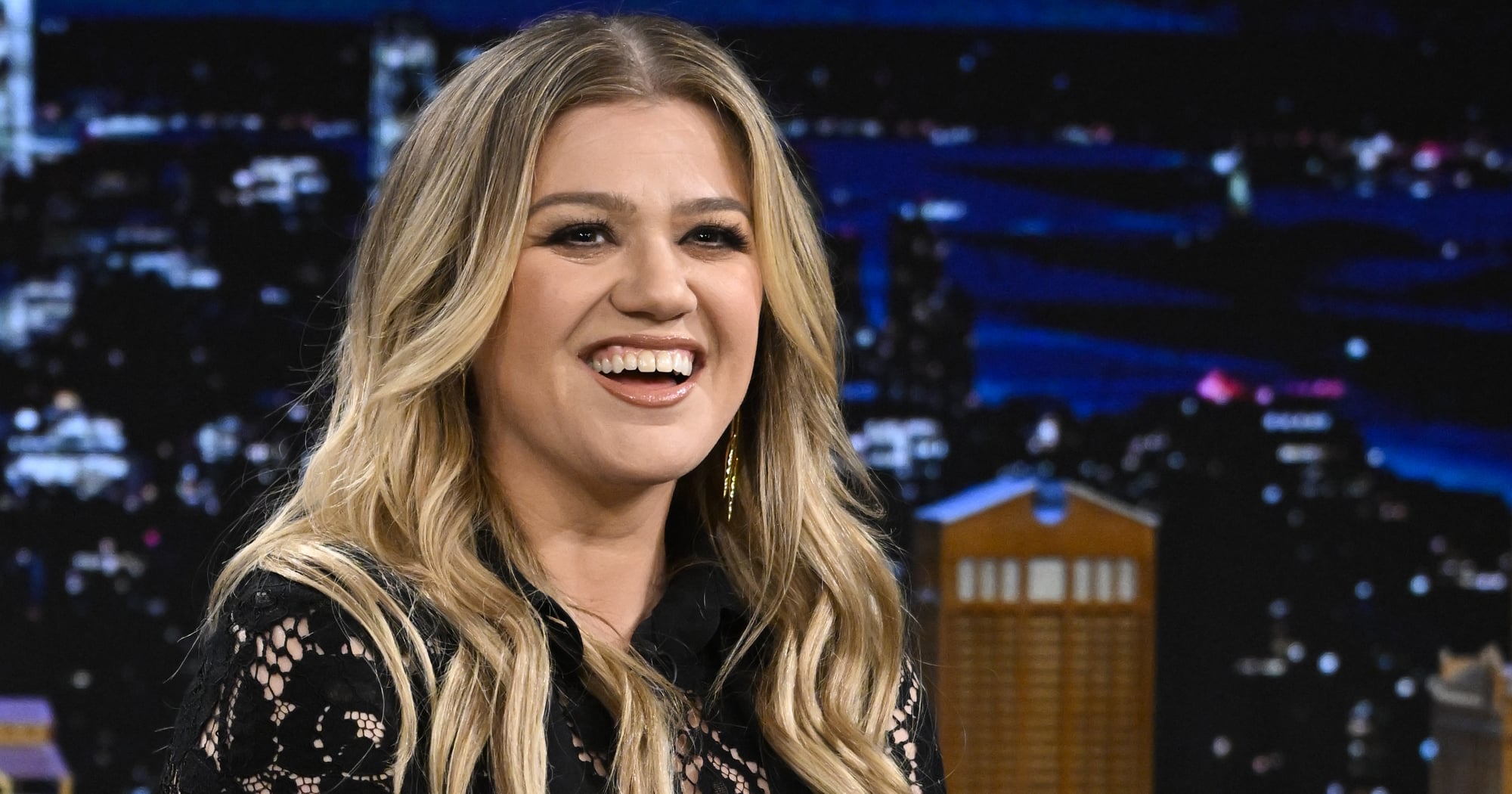 kelly-clarkson’s-“birkin-bangs”-signal-a-shift