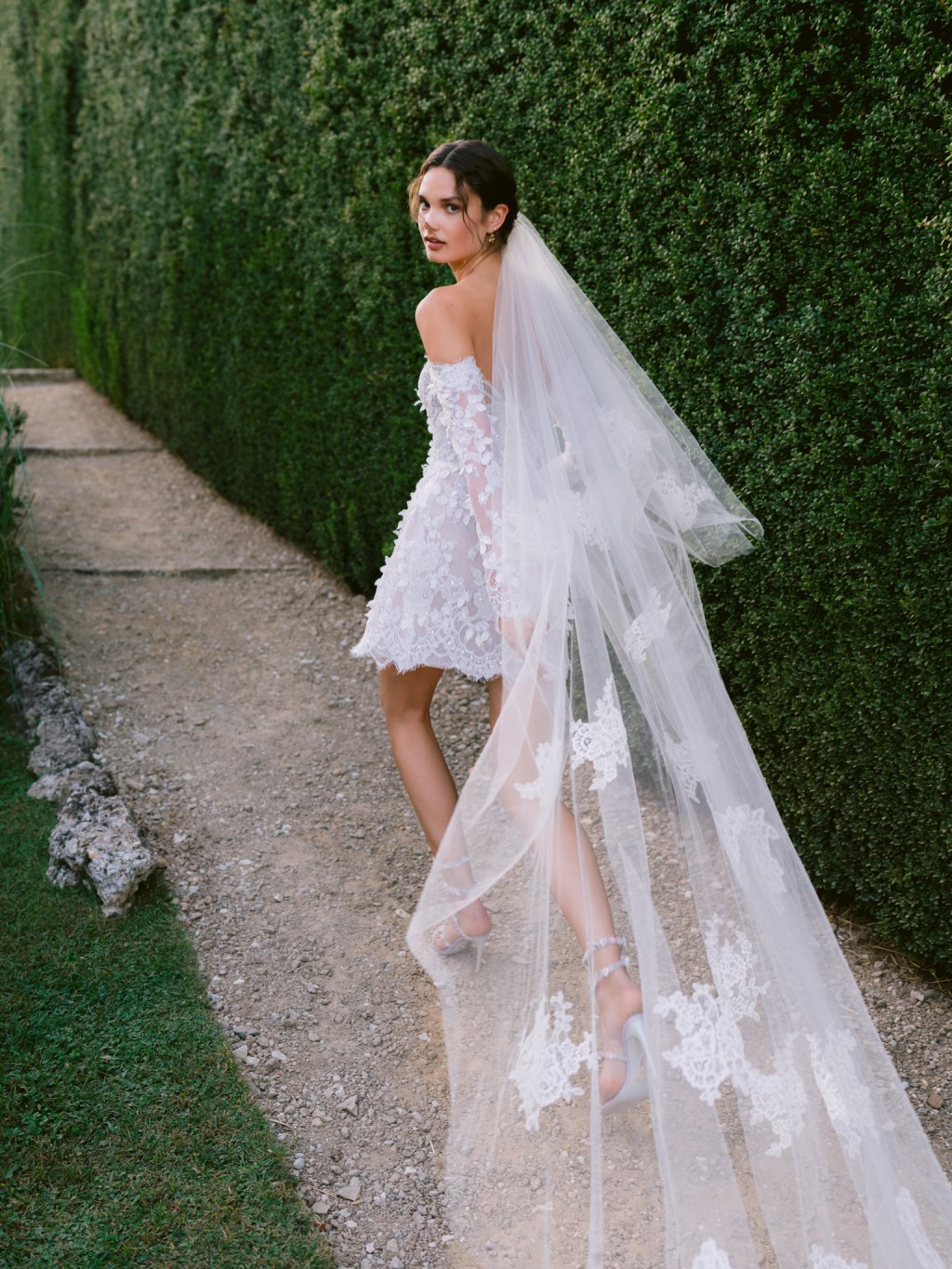 fall-bridal-trend-2024:-little-white dress