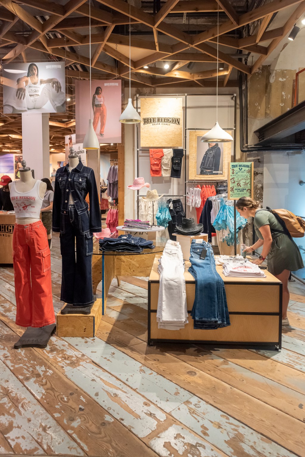 urban-outfitters-inc.-sales-rise-9%-with-strength-at anthropologie