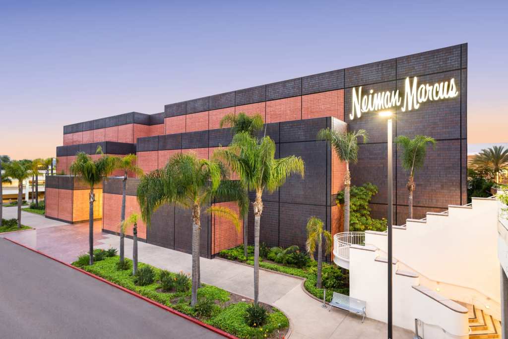 neiman-marcus-group-cites-slowdown,-cautious-luxury consumers