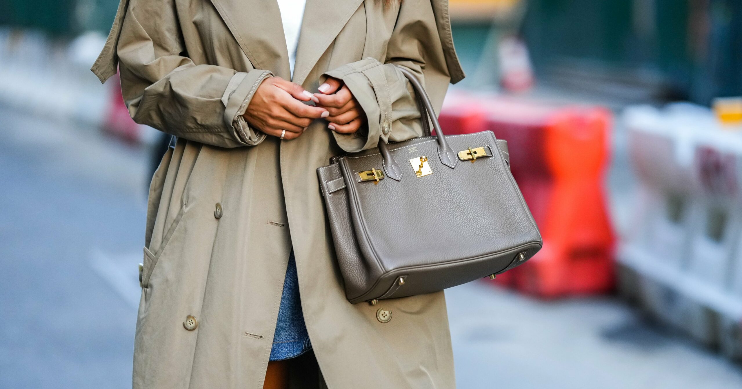 “milk-tea”-nails-are-trending-this-winter