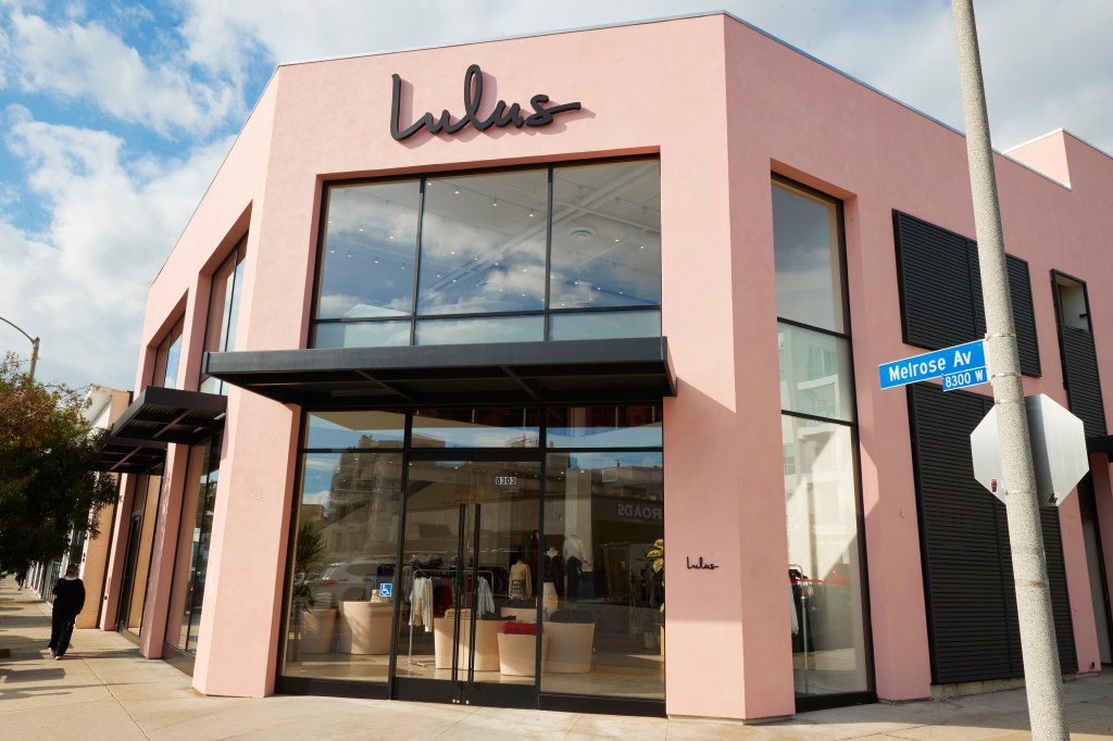 lulus,-the-northern-california-fashion-brand,-steps-back-into-retail-with-a-large-los-angeles store