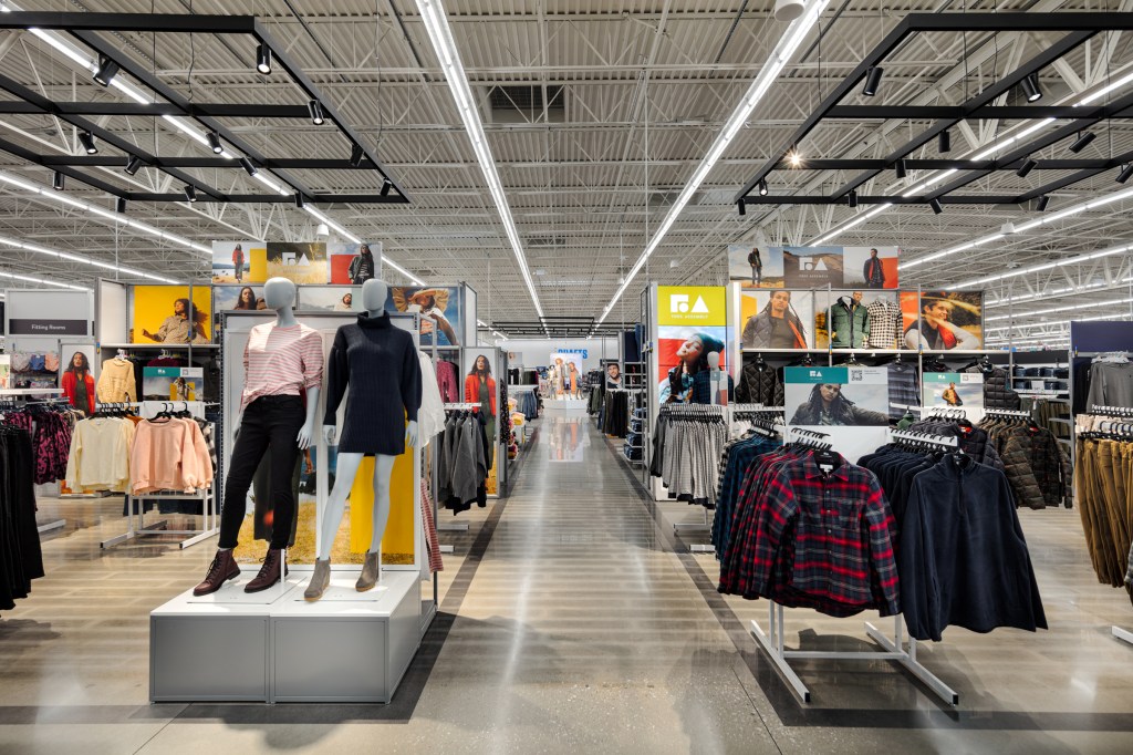 fashion-front-and-center-in-walmart’s-online push