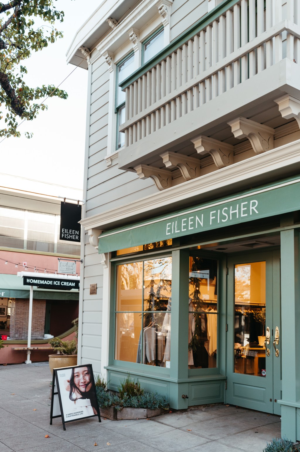 eileen-fisher’s-newest-store-takes-advantage-of-historic-district-filled-with charm