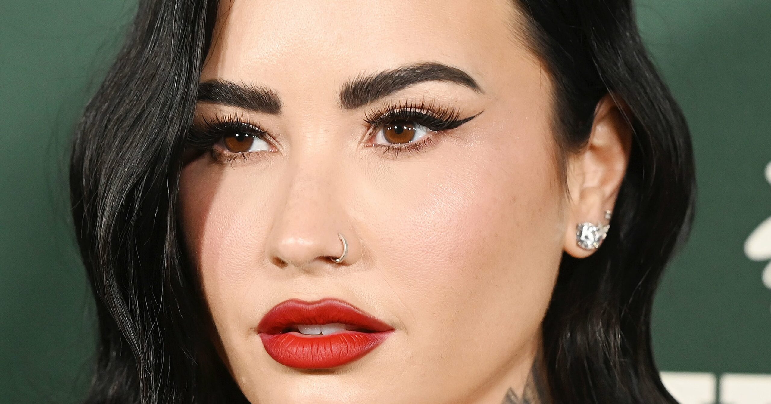 a-deeper-look-into-demi-lovato’s-20+-tattoos