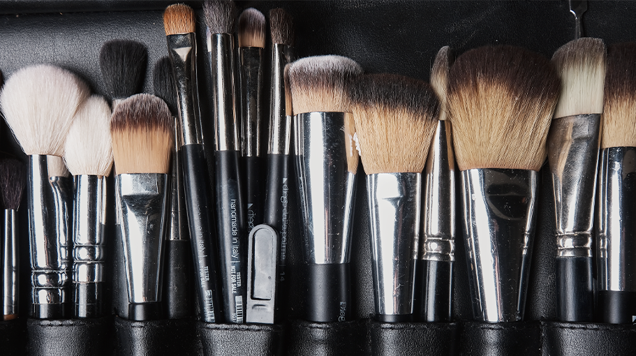 the-14-different-types-of-makeup-brushes-and-how-to-use-them,-according-to experts