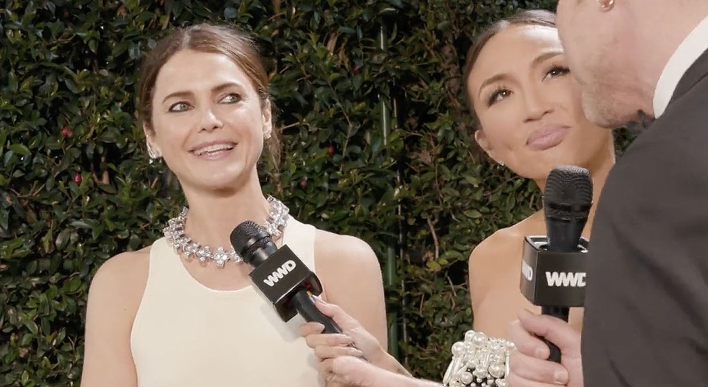 wwd-eye-on-the-golden-globes-red-carpet-with-keri russell