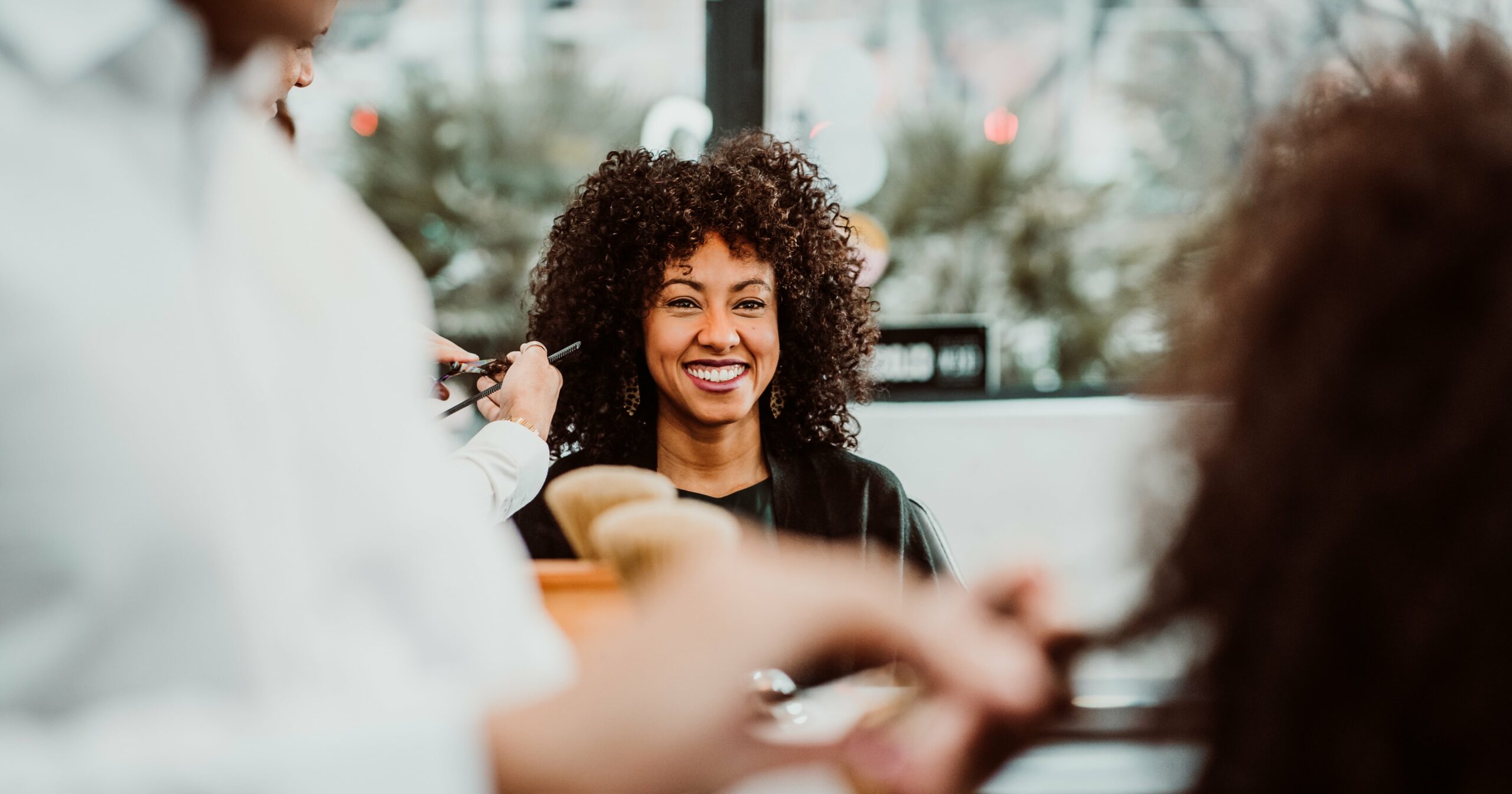 should-you-wash-your-hair-before-a-haircut?-it-depends