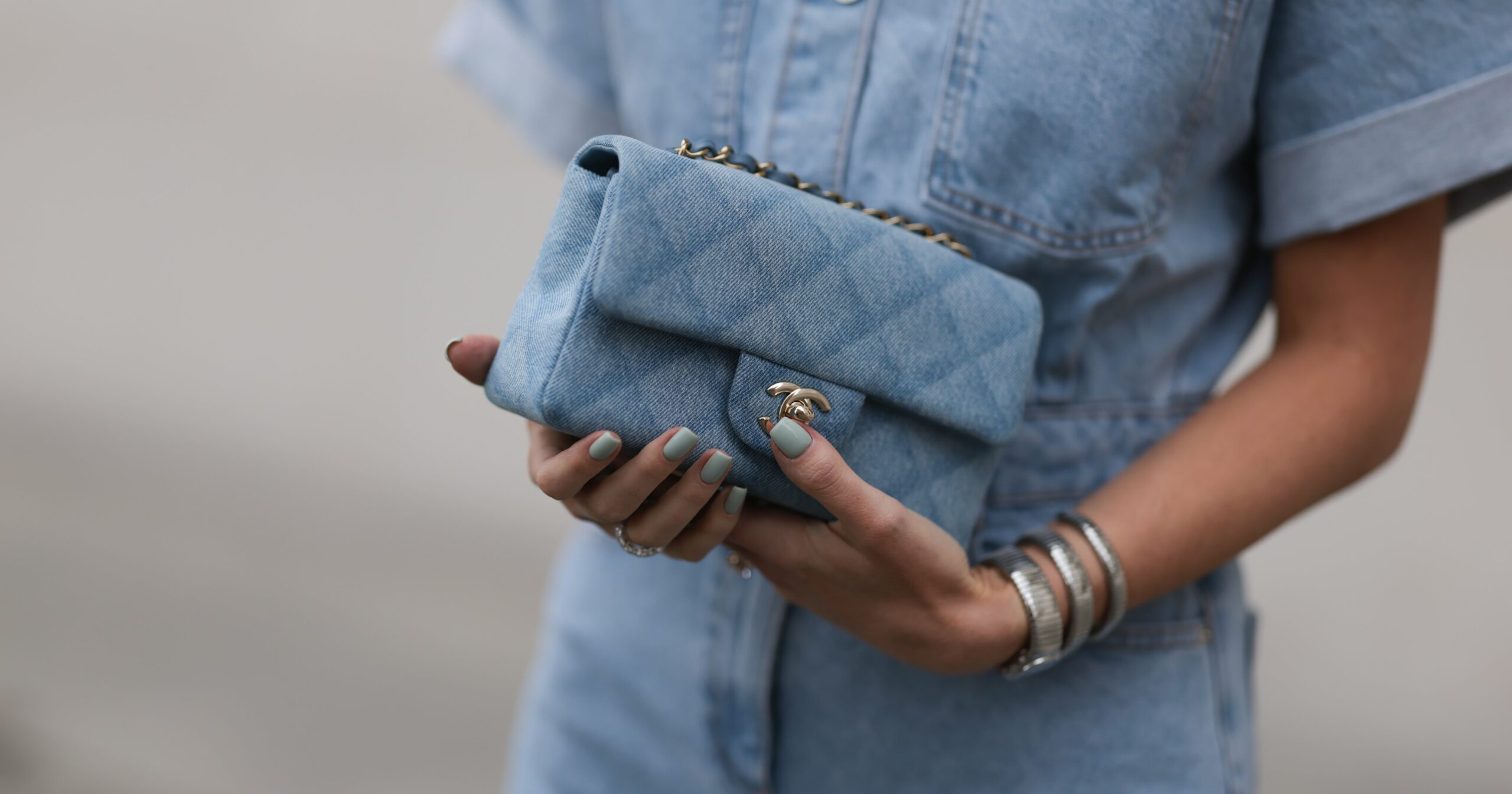 blue-nails-are-about-to-be-all-over-your-for-you-page