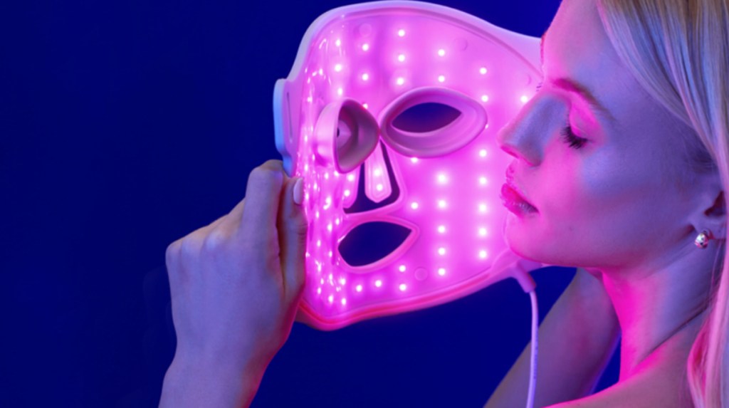 blue-light-therapy-benefits-for-acne-and-other-skin-concerns,-according-to dermatologists