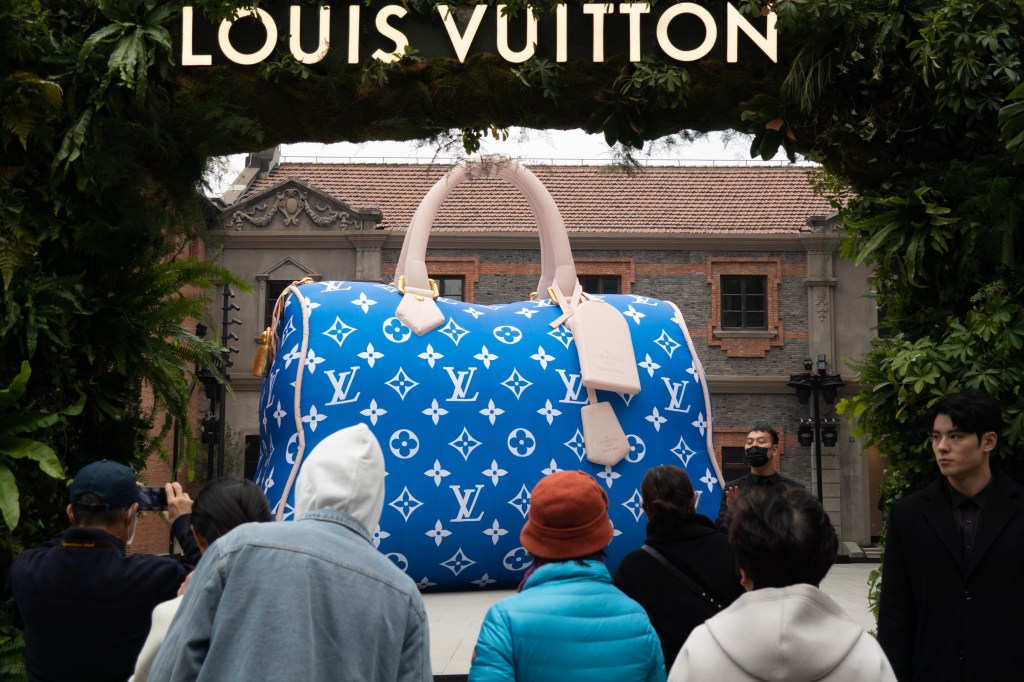 lvmh-sales-rise-5.5%-in-q4-as-fashion-division-maintains momentum