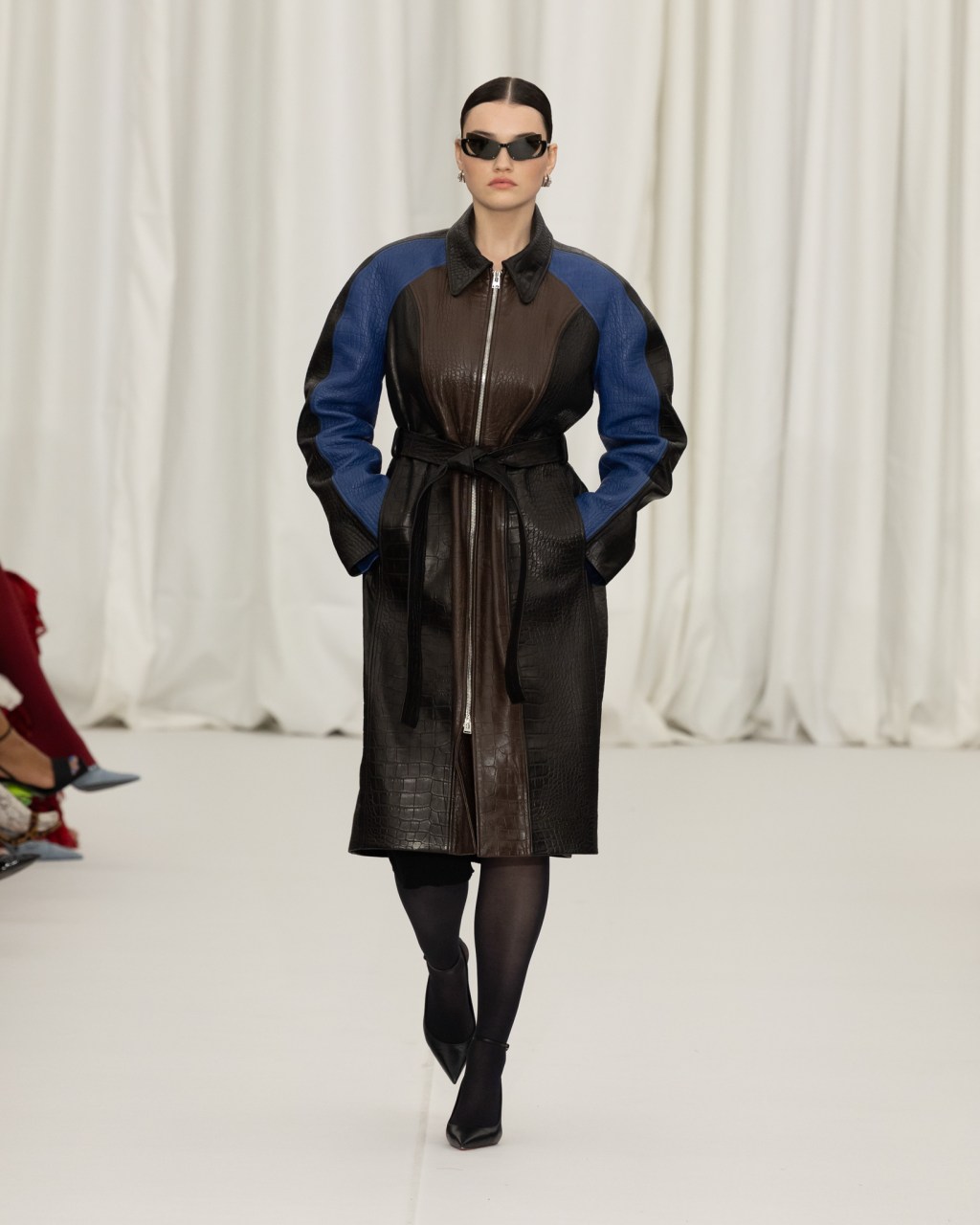 ester-manas-fall-2024-ready-to-wear:-confident-inside-and out