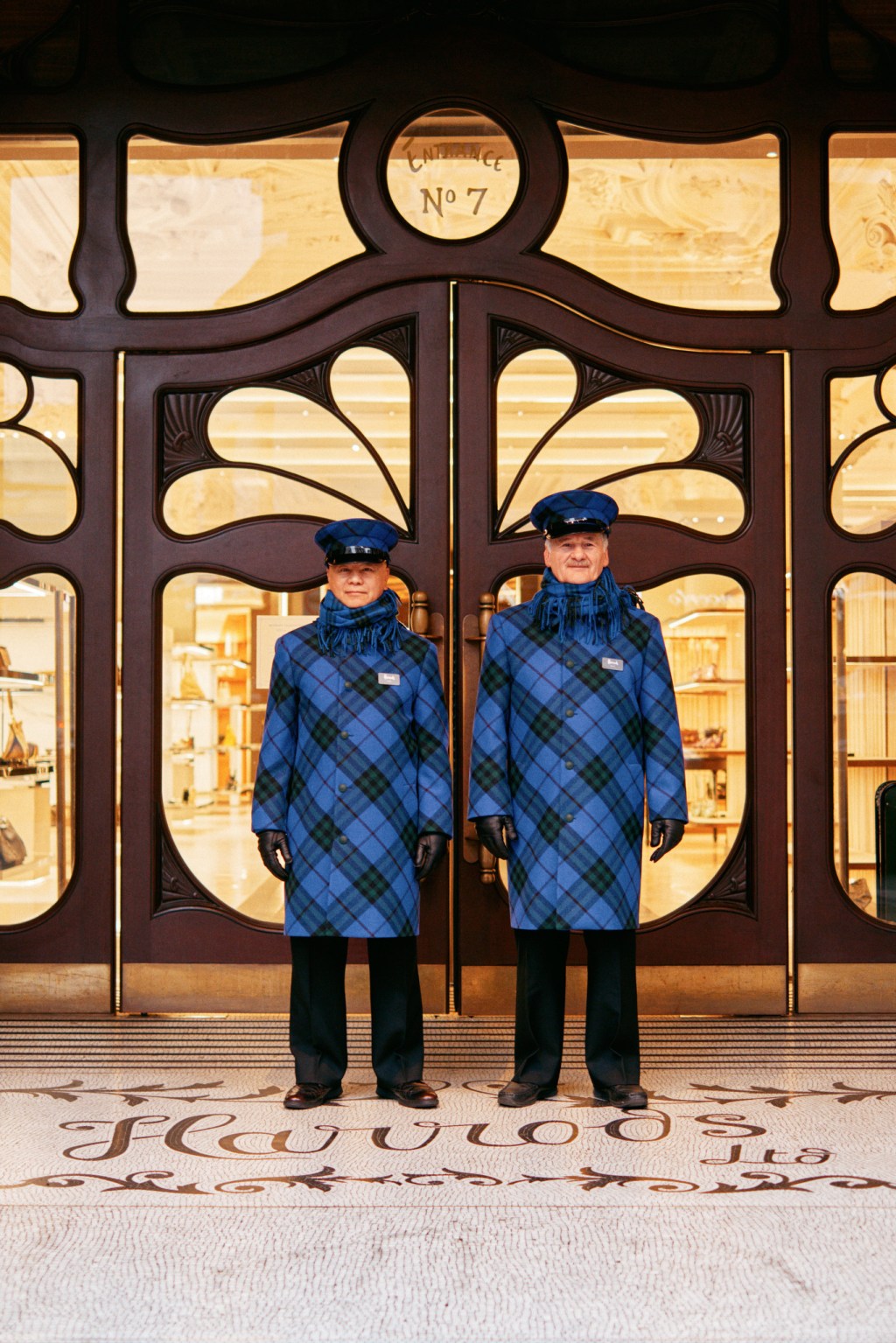 burberry-turns-harrods-‘knight-blue’-with-first-takeover-of-store’s-anniversary year