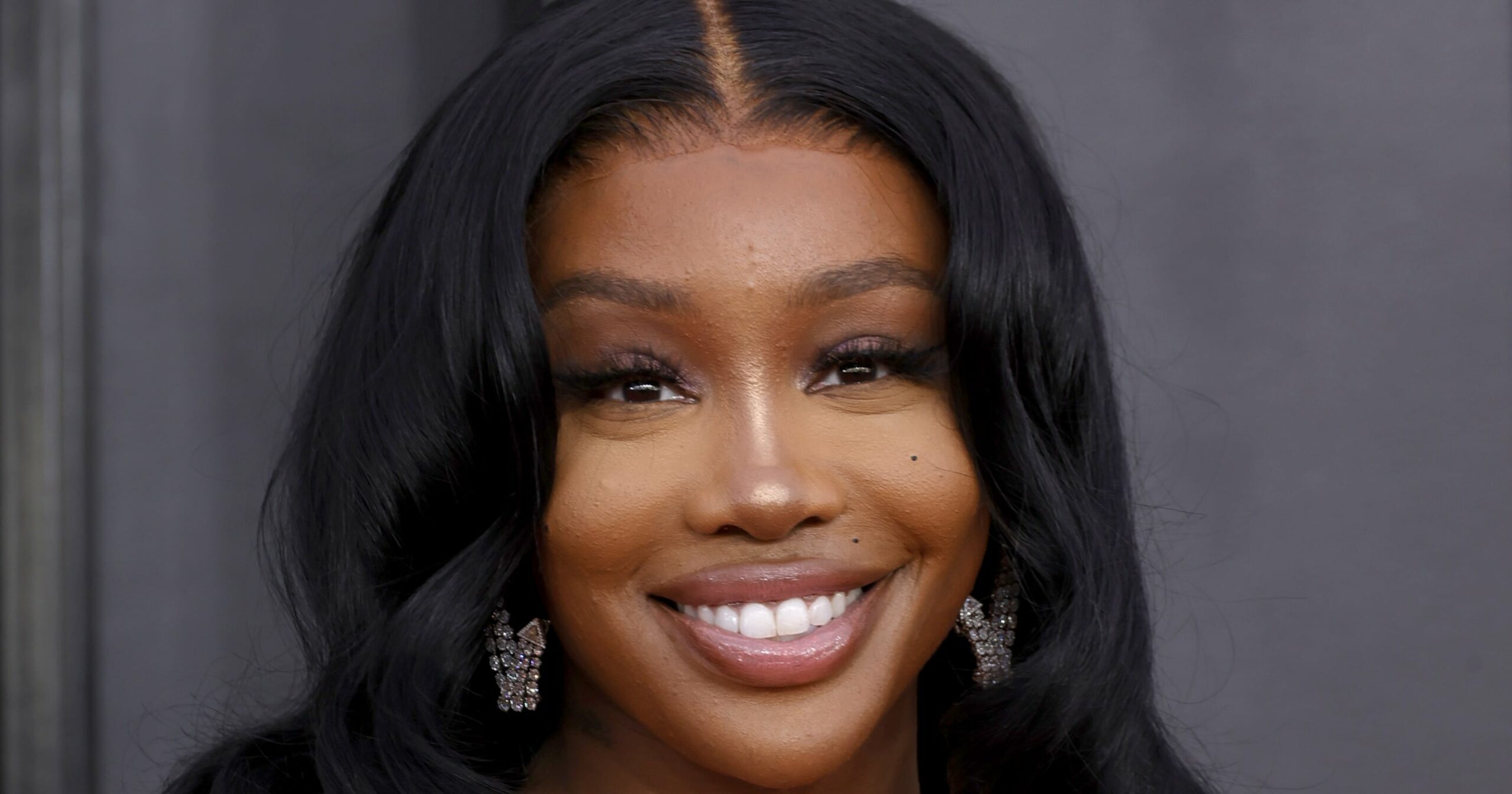 a-timeline-of-every-celebrity-beauty-brand-–-including-sza’s-new-makeup-line