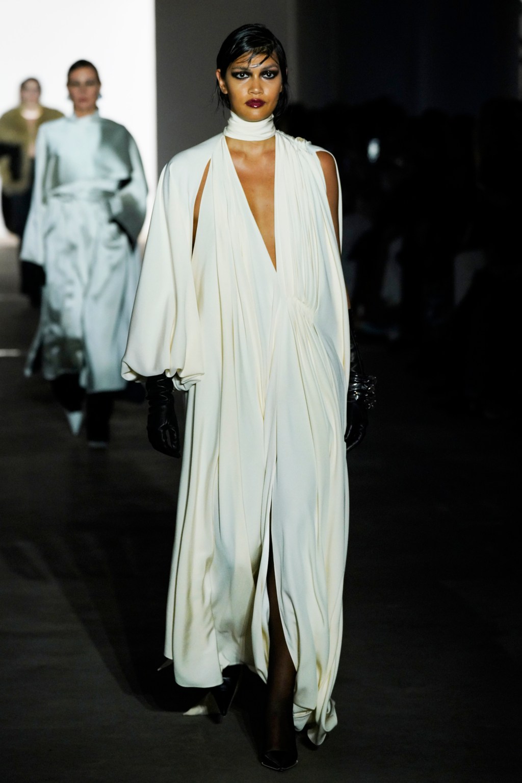 prabal-gurung-rtw-fall-2024:-a-balance-of-warmth-and melancholy 