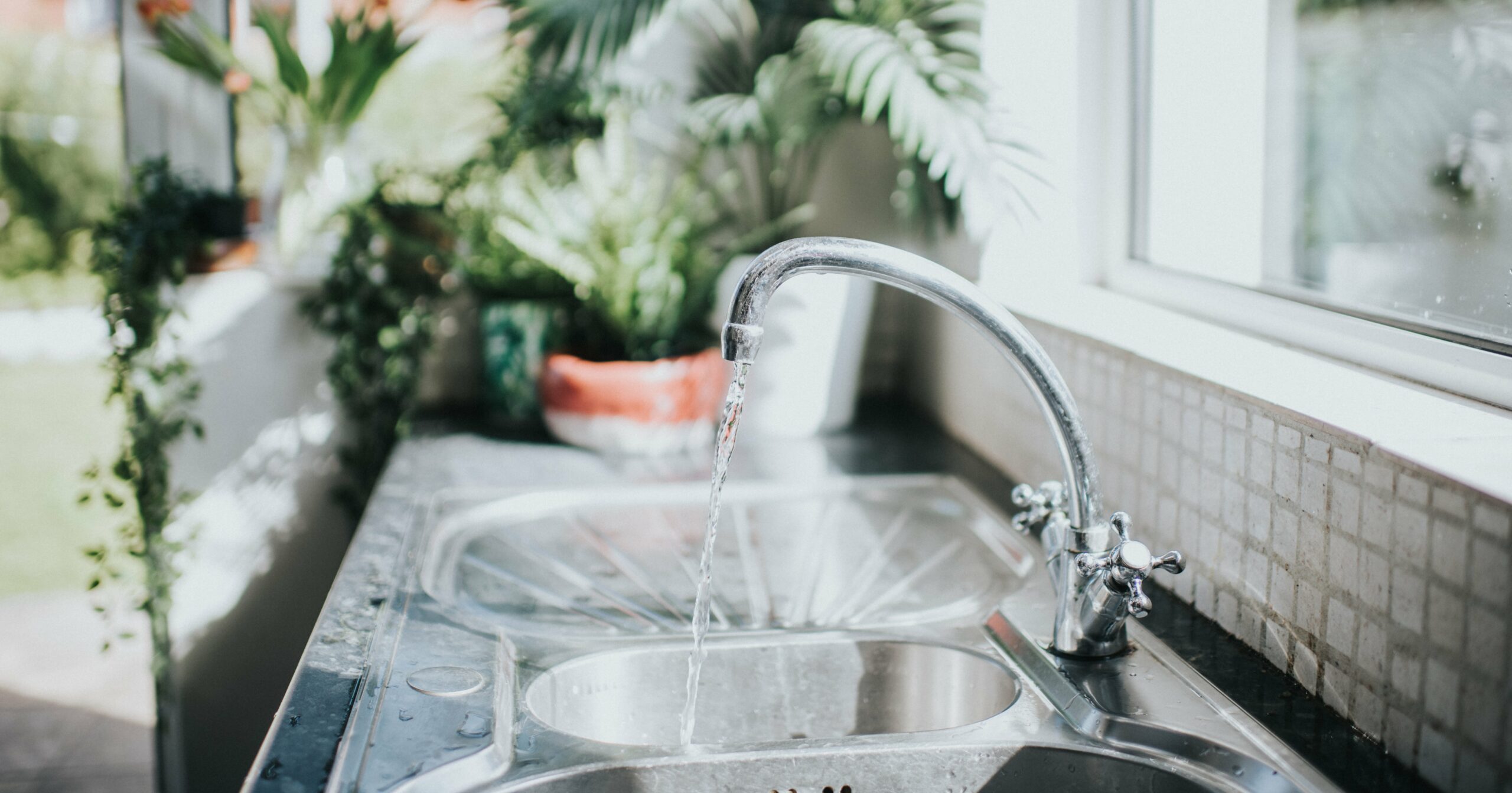 how-to-clean-a-stainless-steel-sink-in-a-few-simple-steps