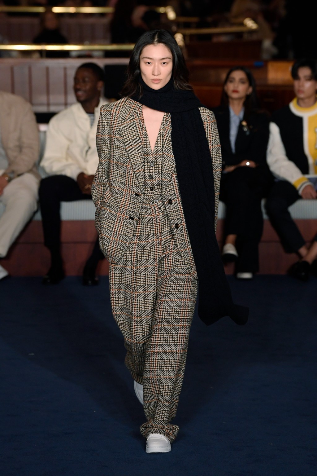 tommy-hilfiger-fall-2024-ready-to-wear:-quiet-luxury-meets-collegiate prep