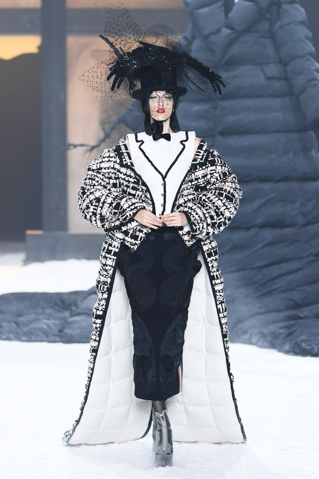 thom-browne-fall-2024-ready-to-wear:-superb-storytelling,-commercial-at-its core