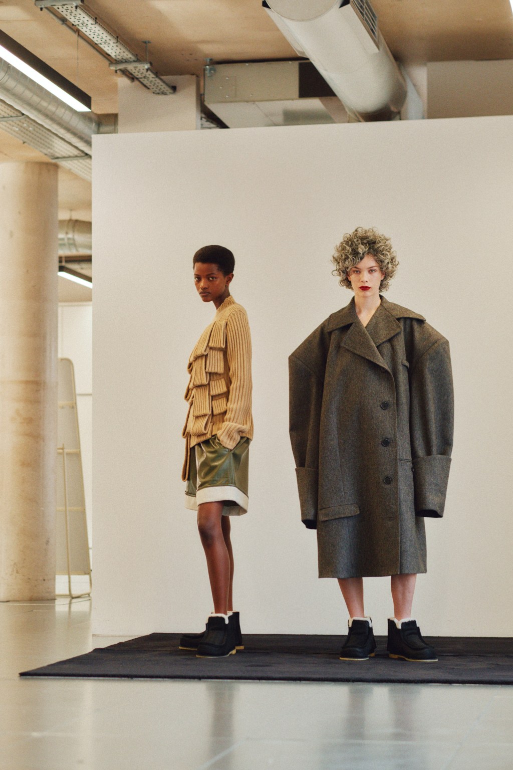 for-fall-2024,-jw-anderson-embraces-the-pragmatic,-and-the grotesque