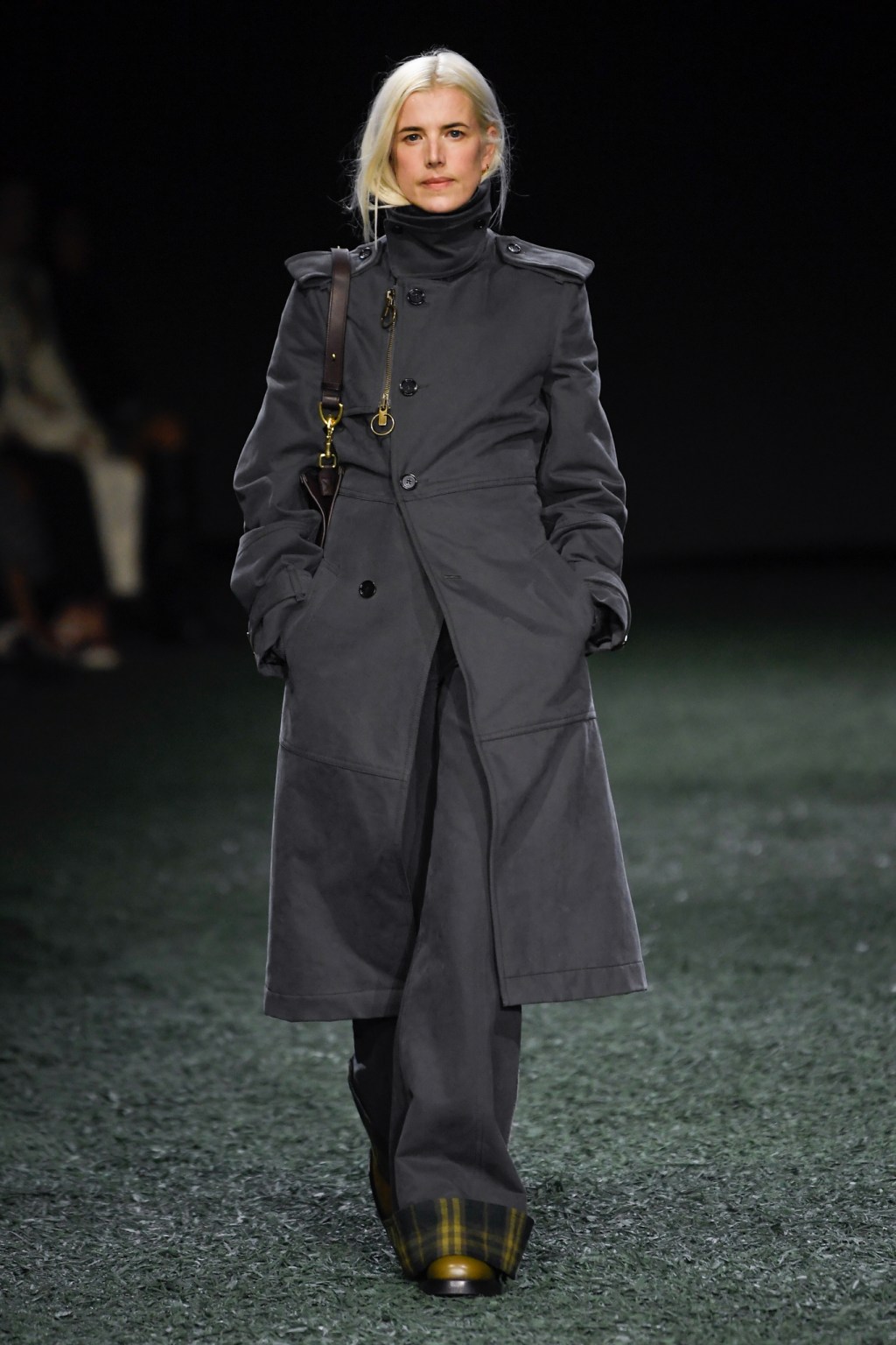 burberry-fall-2024-ready-to-wear:-all-wrapped up