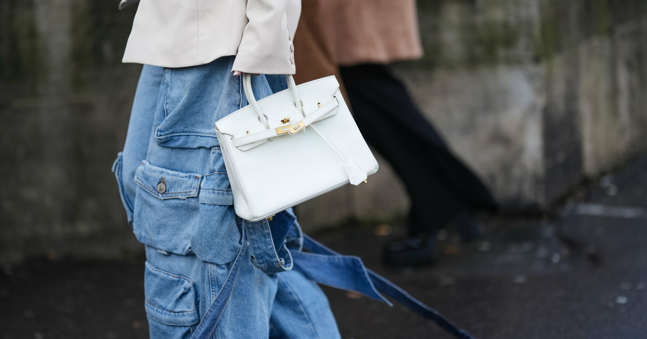 the-most-comfortable-jeans-for-women,-according-to-editors