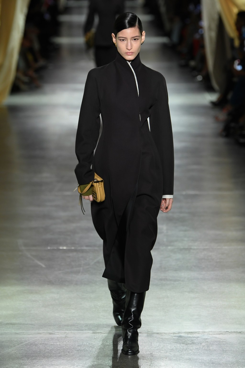 fendi-fall-2024-ready-to-wear:-british-eccentricity-meets-italian chic