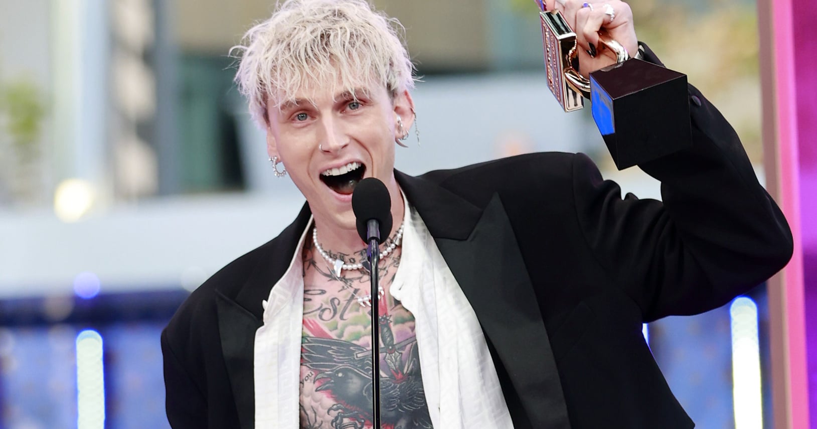 machine-gun-kelly’s-tattoos-cover-nearly-every-inch-of-his-body