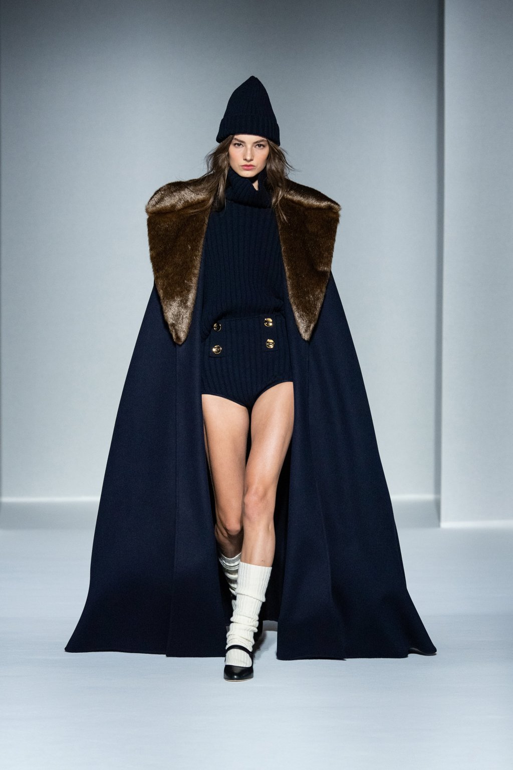 luisa-spagnoli-fall-2024-ready-to-wear:-a-bcbg-girl-on vacay