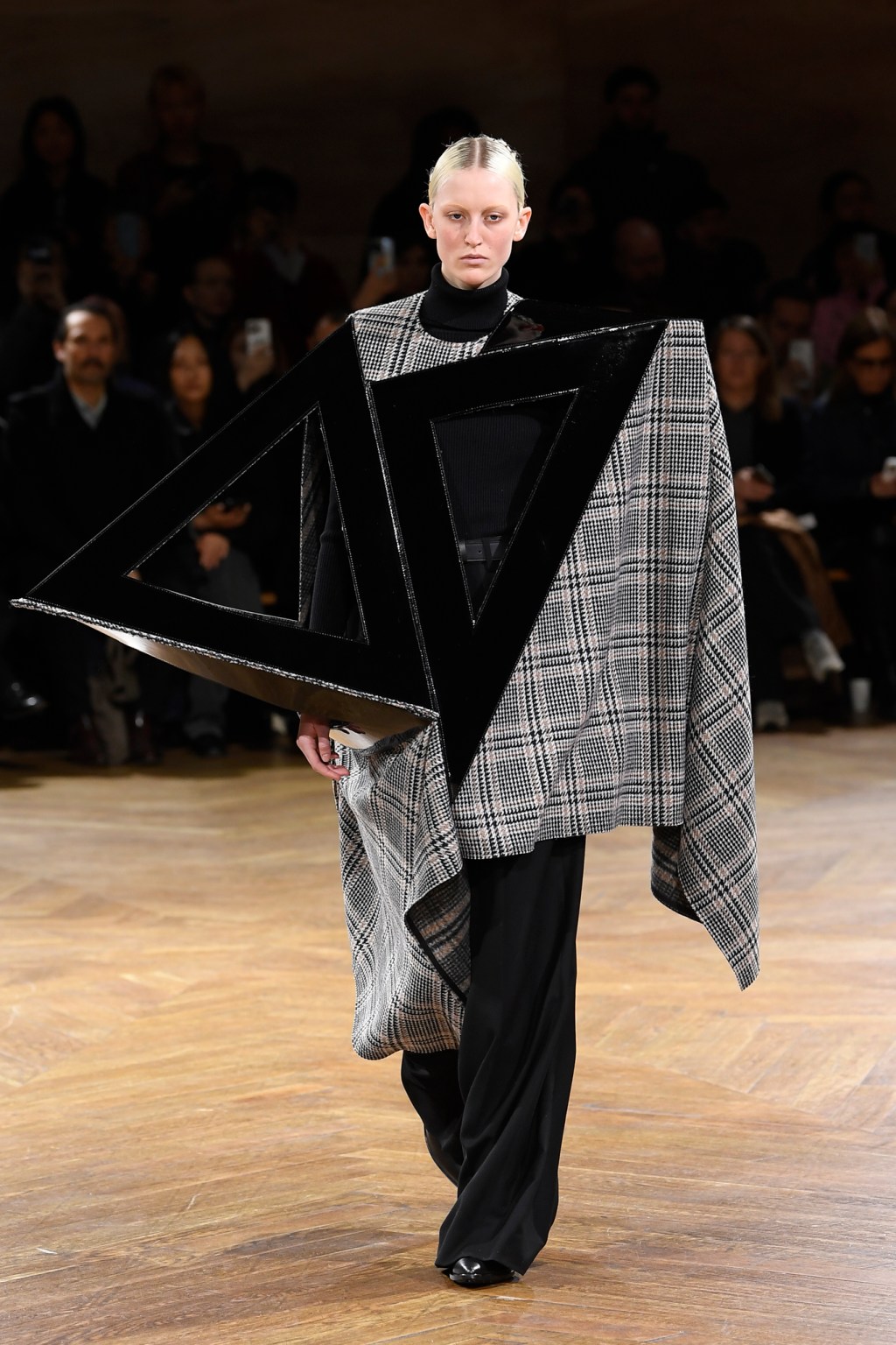 junya-watanabe-fall-2024-ready-to-wear:-geometry-in motion