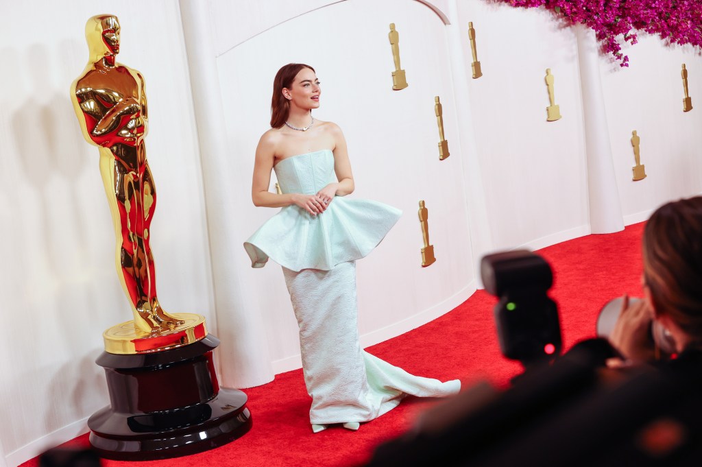 zendaya,-emma-stone-&-more-oscars-2024-red-carpet arrivals