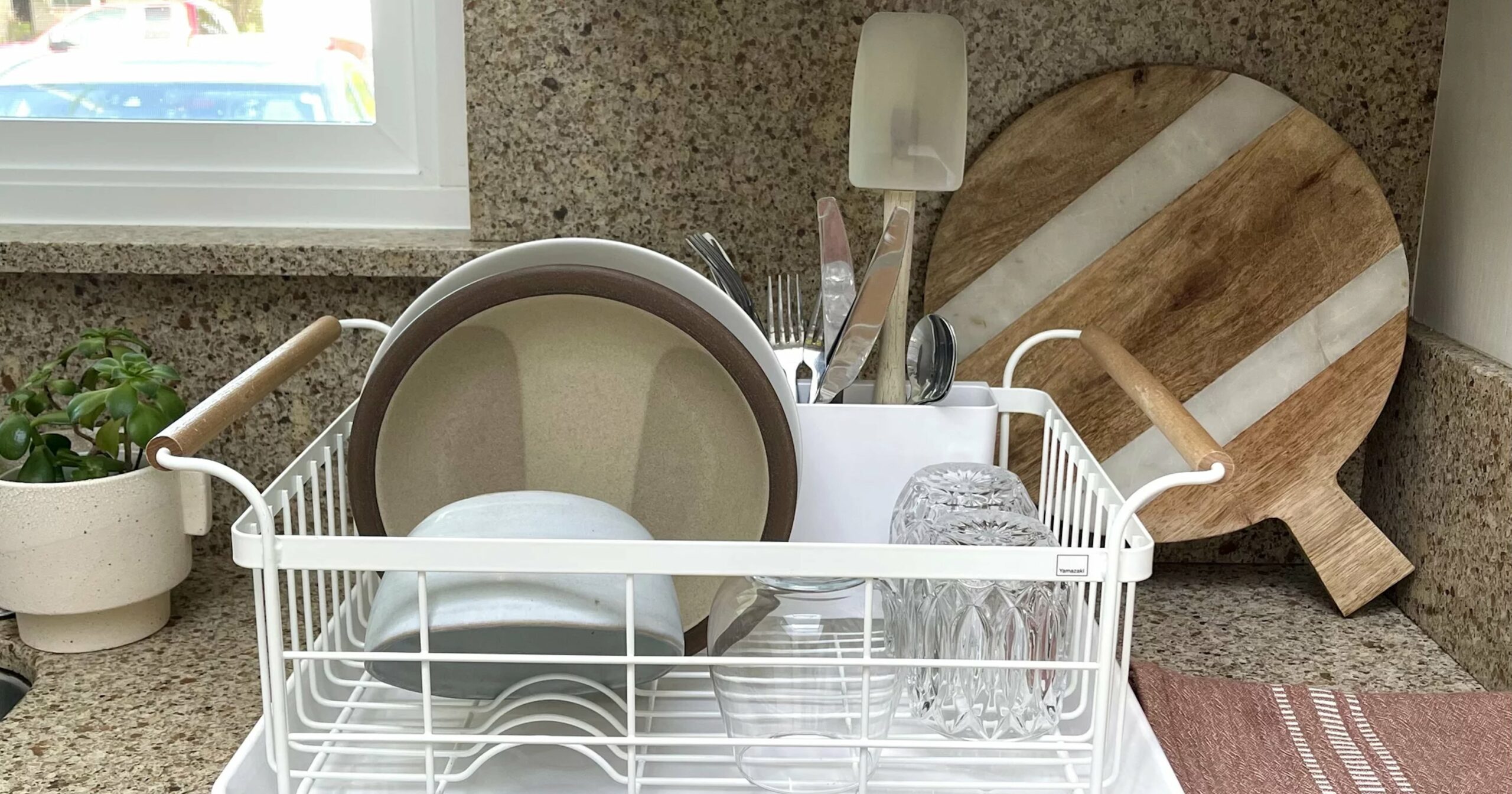 this-aesthetic-dish-rack-solved-my-limited-counter-space-problem