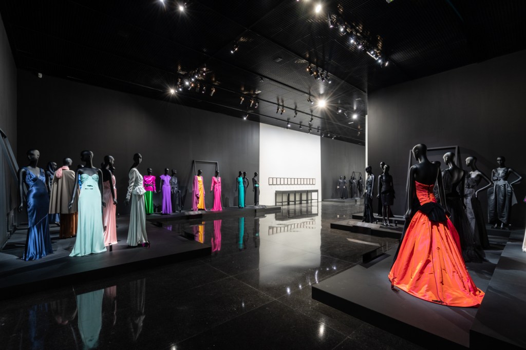 yves-saint-laurent-exhibit-coming-to-southern-california’s-orange-county-museum-of art