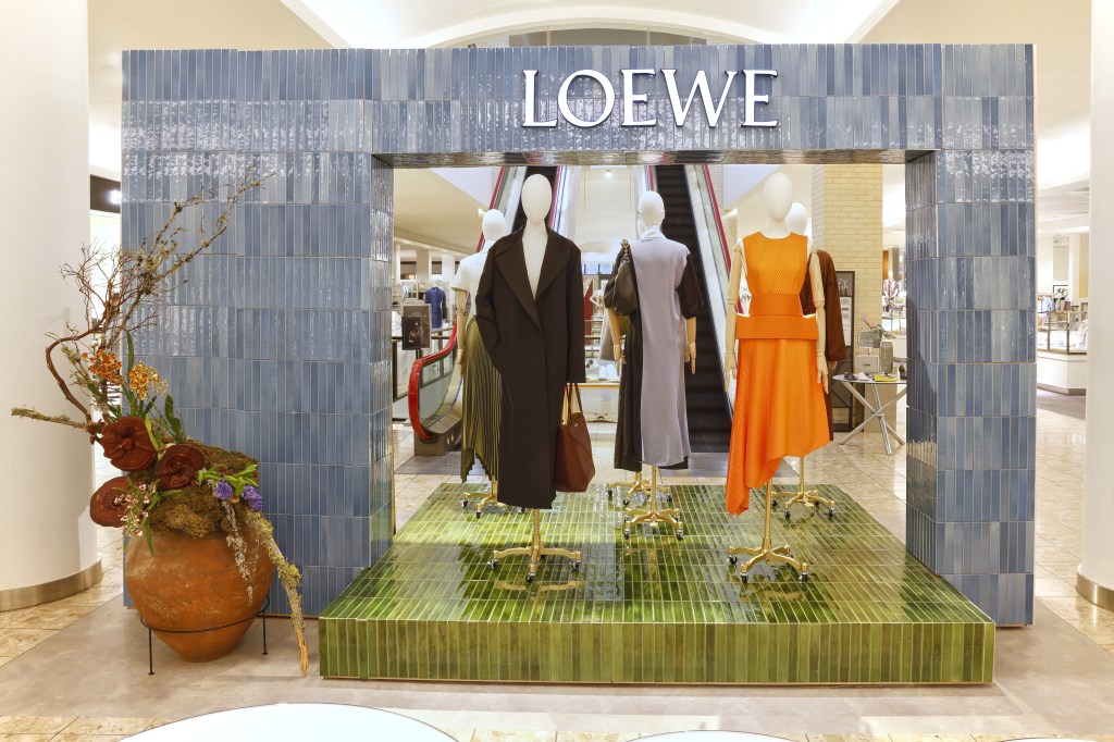 loewe-launches-exclusive-collection-and-visual-installations-at-neiman marcus