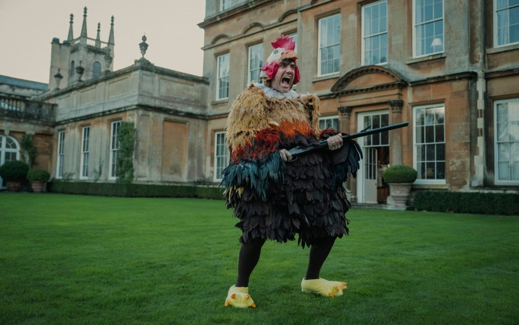 how-‘the-gentlemen’-told-a-quintessentially-british-story-with-mob-wives-and-a-cockerel costume