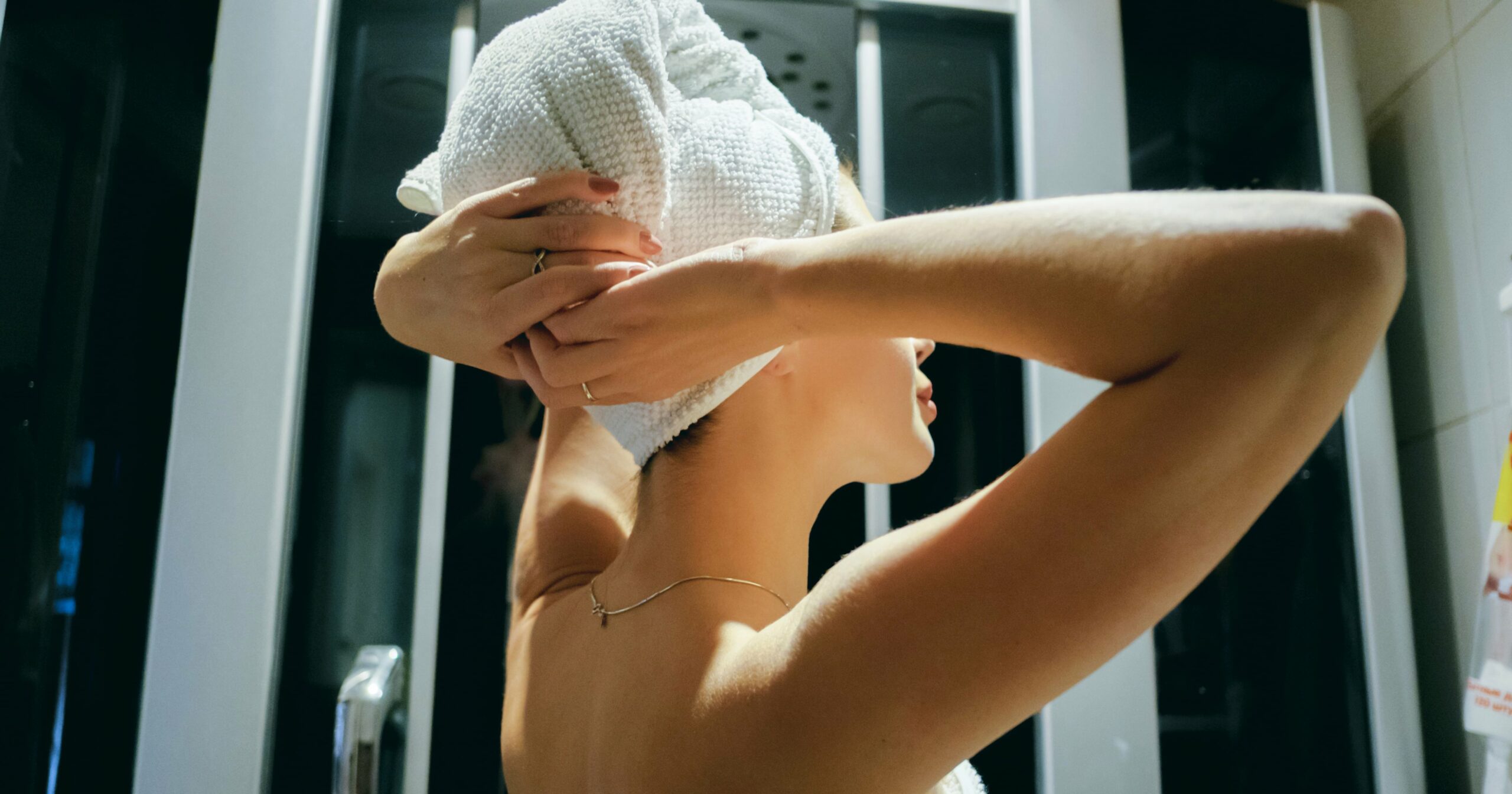 the-6-best-towel-warmers-that’ll-elevate-your-shower-routine