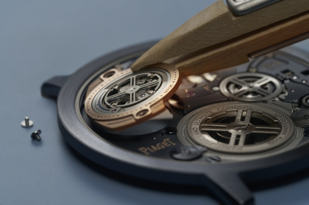 piaget’s-altiplano-ultimate-concept-tourbillon-is-a-record-breaking-2mm thick