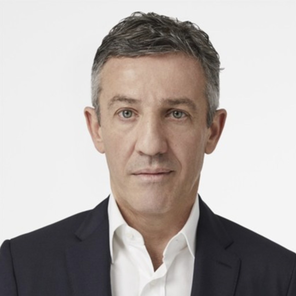 levi-strauss-hires-burberry’s-gianluca-flore-as-commercial chief